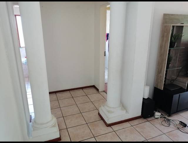 2 bed property to rent in WINCHESTER HILLS